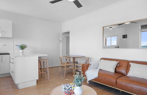 Adelaide Apartment | Tranquil Oceanview Escape - Relax & Reset