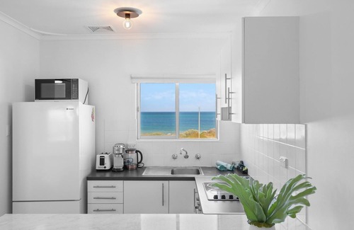 Adelaide Apartment | Tranquil Oceanview Escape - Relax & Reset