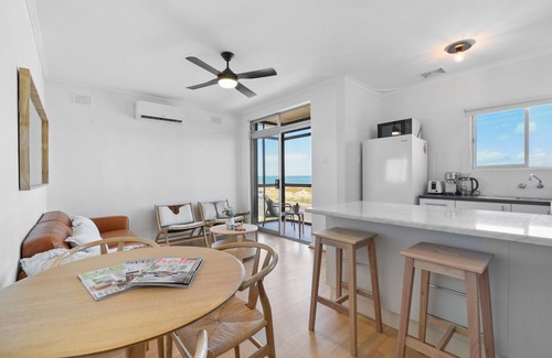 Adelaide Apartment | Tranquil Oceanview Escape - Relax & Reset
