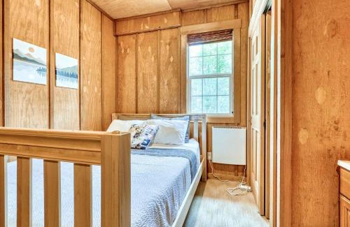 Anacortes House | Tranquil Off-Grid Cabin Sanctuary near Whistle Lake in Washington