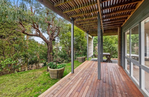 Surf Coast House | Tranquil On Fourth I Ocean Views I Second Living