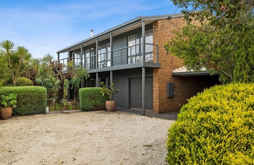 Surf Coast House | Tranquil On Fourth I Ocean Views I Second Living