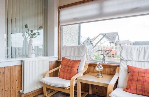 Airdrie House | Tranquil Pippin Scottish Cottages with Hot Tub