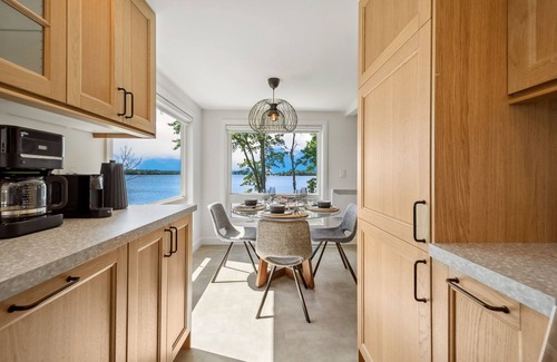 Carden Cottage | Tranquil Private Lakefront Cottage Haven - 1.5 hr from T.O