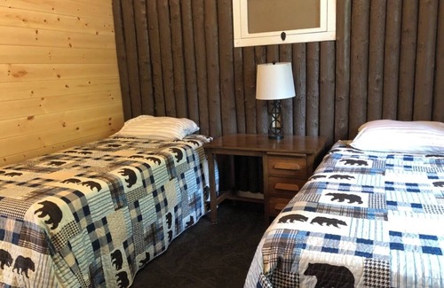 Puposky Resort | Tranquil resort with AC in charming Tenstrike