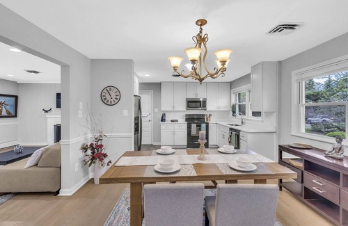 Mantua House | Tranquil retreat in Fairfax: your home away from home
