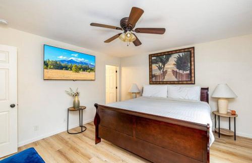 Flagstaff House | Tranquil Retreat: Luxury Home at Mount Elden's Foothills, Steps from Route 66 and Flagstaff Mall
