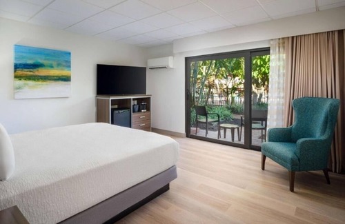 Moorings Hotel | Tranquil Room Near City Perks and Beautiful Beach Days