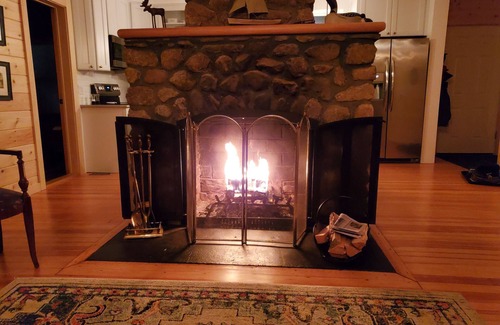 South Casco House | Tranquil, serene Sebago Lakefront House on 2 wooded acres - 300ft waterfront!