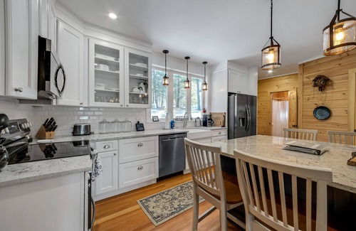 South Casco House | Tranquil, serene Sebago Lakefront House on 2 wooded acres - 300ft waterfront!