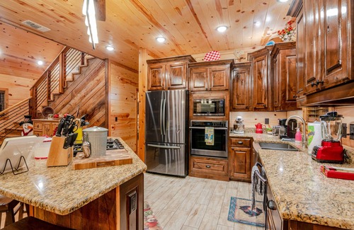Broken Bow Cabin | Tranquil Shores on Stocked Fishing Pond luxury log cabin 3 Bedrooms and 2.5 Bath