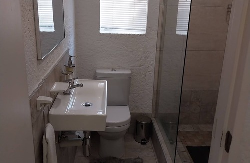 Nelspruit Apartment | Tranquil space, near shopping complex and Mediclinic