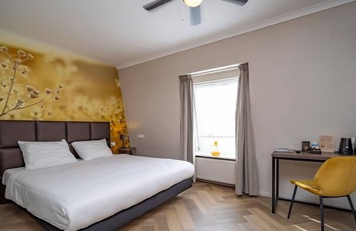 Made Hotel | Tranquil Stay Near Efteling, Wildlife Park & Biesbosch Boats | 2 Units