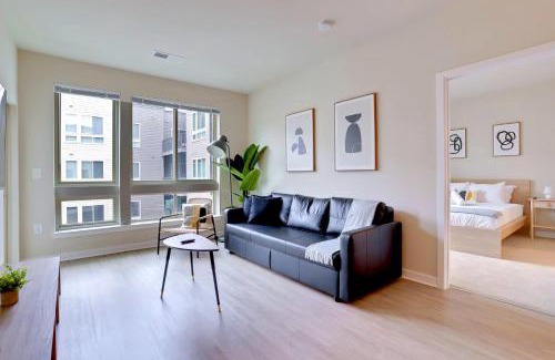 Jefferson Manor Apartment | Tranquil Stay Near Monuments and Metro