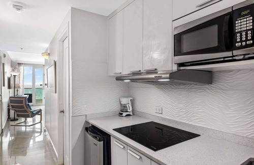 Puerta de Tierra Apartment | Tranquil Studio | Best views & location