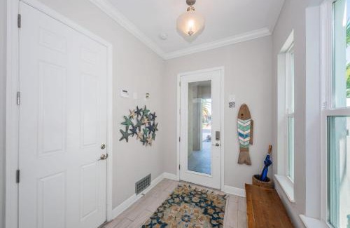 Redington Beach House | Tranquil Tarpon Cottage