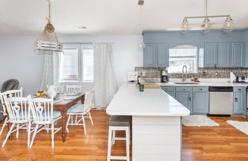 Southport Cottage | Tranquil Tides Cottage 3 miles from the Beach