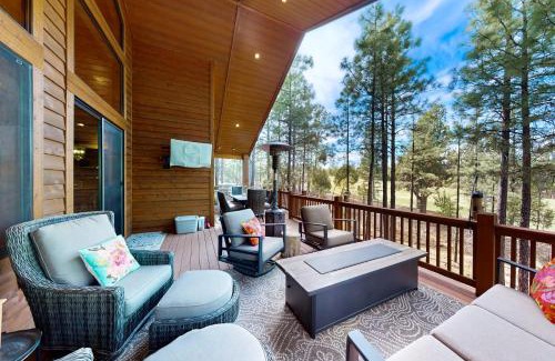 Torreon House | Tranquil Torreon Pines and Fairway Hideaway