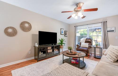 Auburn House | Tranquil Townhome