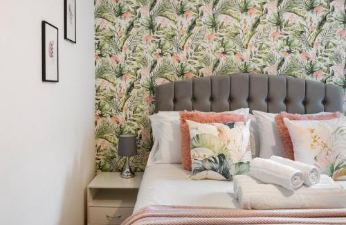 Clapton Apartment | Tranquil Urban Haven
