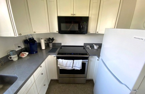 Lauderdale-by-the-Sea Apartment | Tranquil 1-bedroom, 1-bathroom apartment offers peace and comfort just moments from the beach