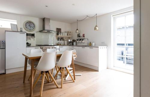 Streymoy House | Tranquil Village Retreat/Tjørnuvík