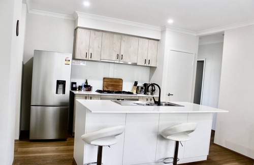 Aveley House | Tranquil Vineyard Sanctuary