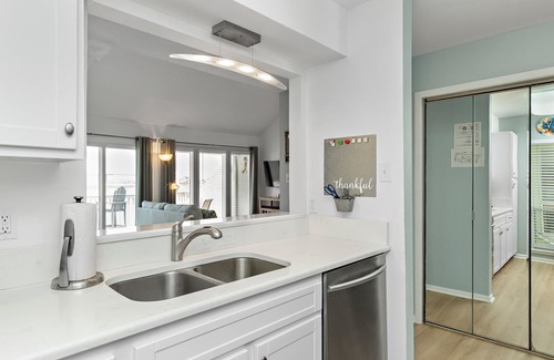 Corpus Christi Condo | Tranquil Waterfront Retreat with Sunset Views and All the Comforts of Home
