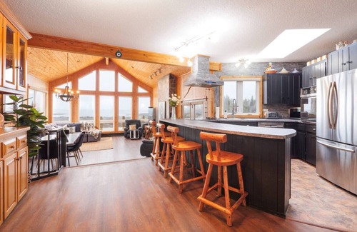 Tobermory House | Tranquil Waterfront Escape - Gorgeous private waterfront cottage near Tobermory