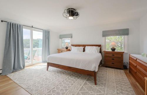 Monument Beach House | Tranquil Waterfront Getaway