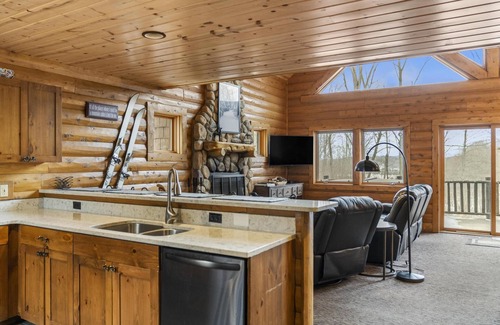 Boyne City Cabin | Tranquil Wooded Retreat at Boyne Mountain – Steps from the Slopes