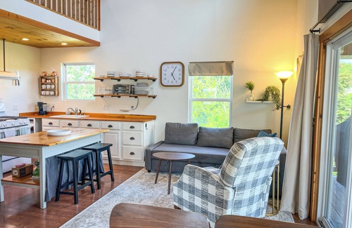 Highlandville House | Tranquility Heights: Deck, 3.5 acres, Darts, Movie Room, Desk w/Printer