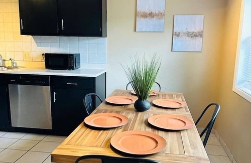 Trenton House | Tranquility in Trenton -Sleeps 9