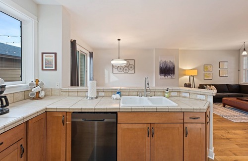 Southern Crossing Apartment | Tranquility On The Bluffs 3 Bedroom Townhouse by RedAwning