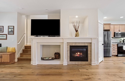 Southern Crossing Apartment | Tranquility On The Bluffs 3 Bedroom Townhouse by RedAwning