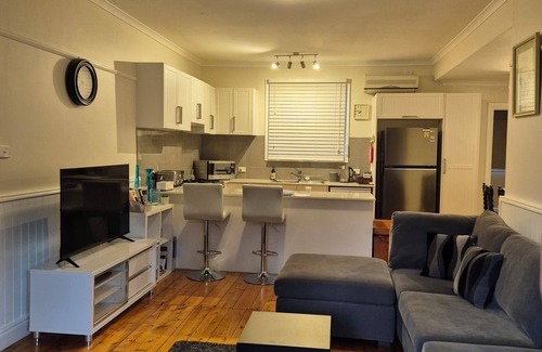 Hepburn Springs House | Tranquility Retreat, Cosy Old miners cottage est 1926, Peaceful & relaxing.