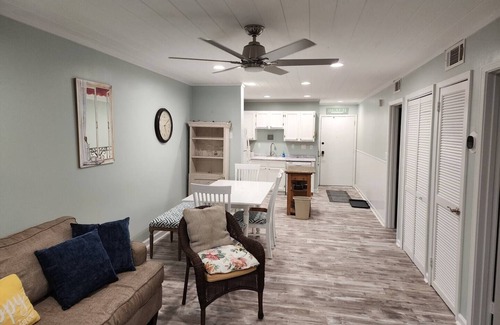 Palmetto Dunes Villa | Tranquility by the Beach 1st Fl Sleeps 6,King Bed