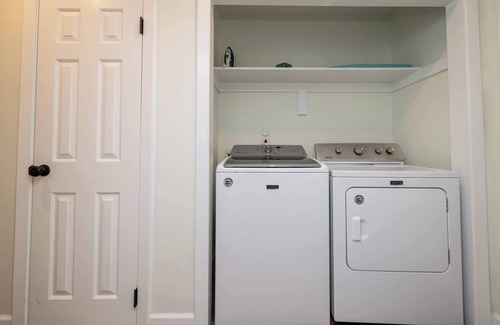 Northeast Virginia Beach House | Tranquility with Hot Tub! 5 min walk to beach