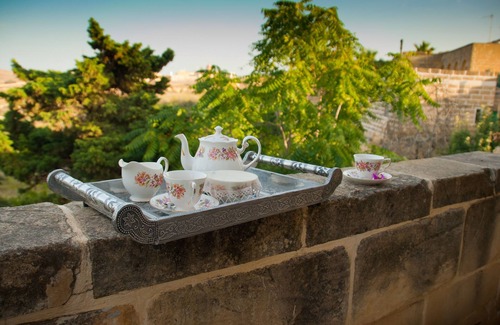 Ta' Għammar Villa | Tranquillity Suite in an amazing 400-year-old self-catering farmhouse with pool