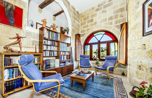 Ta' Għammar Villa | Tranquillity Suite in an amazing 400-year-old self-catering farmhouse with pool