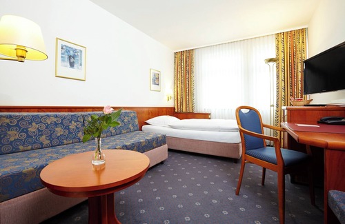 Froschhausen Hotel | Trans World Hotel Columbus