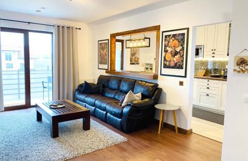 Ghimbav Apartment | Transylvania Petals