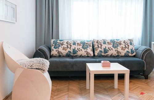 Cluj-Napoca Apartment | Transylvanian Nomad - cozy & bright apartment