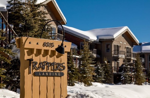 Sun Peaks Condo | Trappers Landing #06 By Bear Country