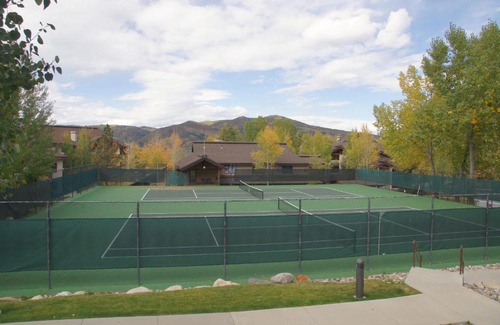 Steamboat Springs Apartment | Trappeurs Crossing, Bear Lodge 6207 (202804-9951) Condo