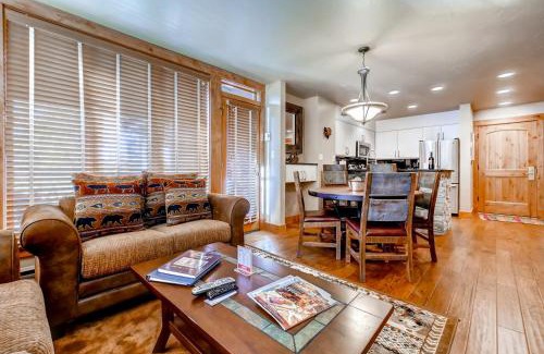Steamboat Springs Apartment | Trappeurs Lodge