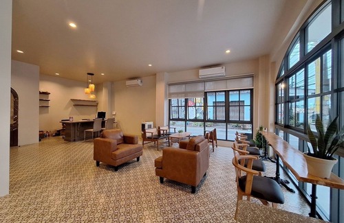Bang Phra Hotel | Trat Hometown