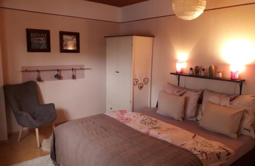Linz Apartment | Traumapartment Pöstlingberg, reservierter Parkplatz, 4 Schlafzimmer