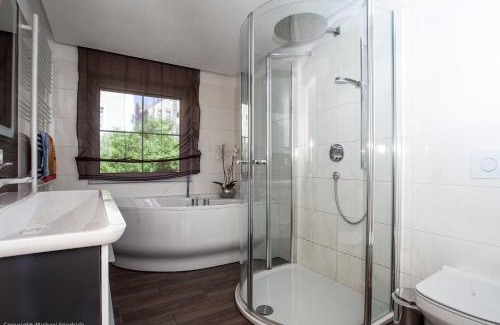 Mittelndorf House | Traumferienhaus Bergblick Mittelndorf, bis zu 8 Personen, Sauna, Grill