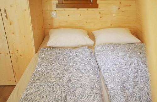 Alpnach Other | Traumhaftes Bungalow mit Seesicht - ohne privates WC und aktuell ohne Terrasse
